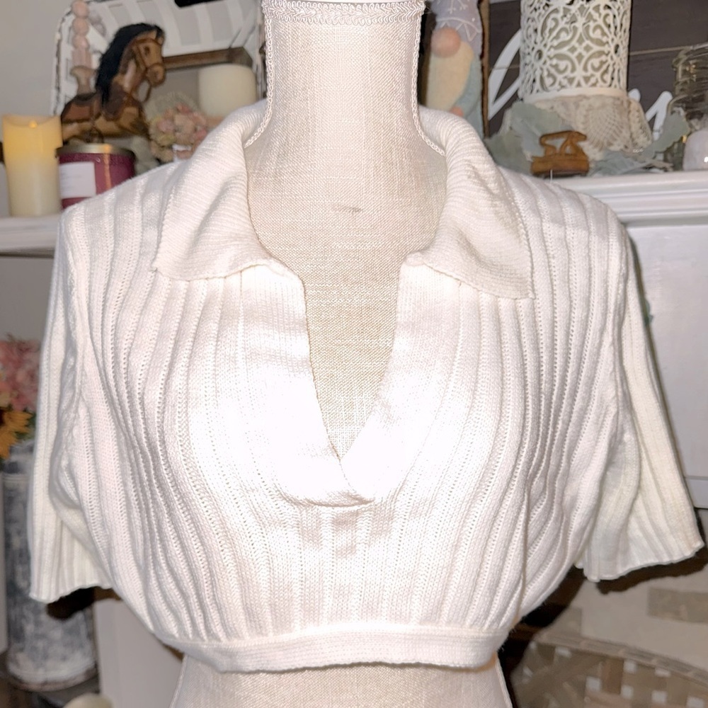 Cider super cropped collared sweater top with a tie back!  NWT. Junior XXL